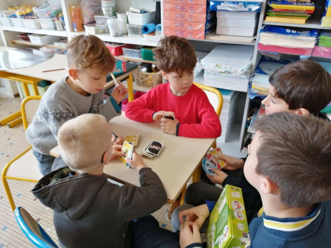 Jeux entre CM2 et GS | Ensemble scolaire Carlo Acutis | Montaigu Vendée